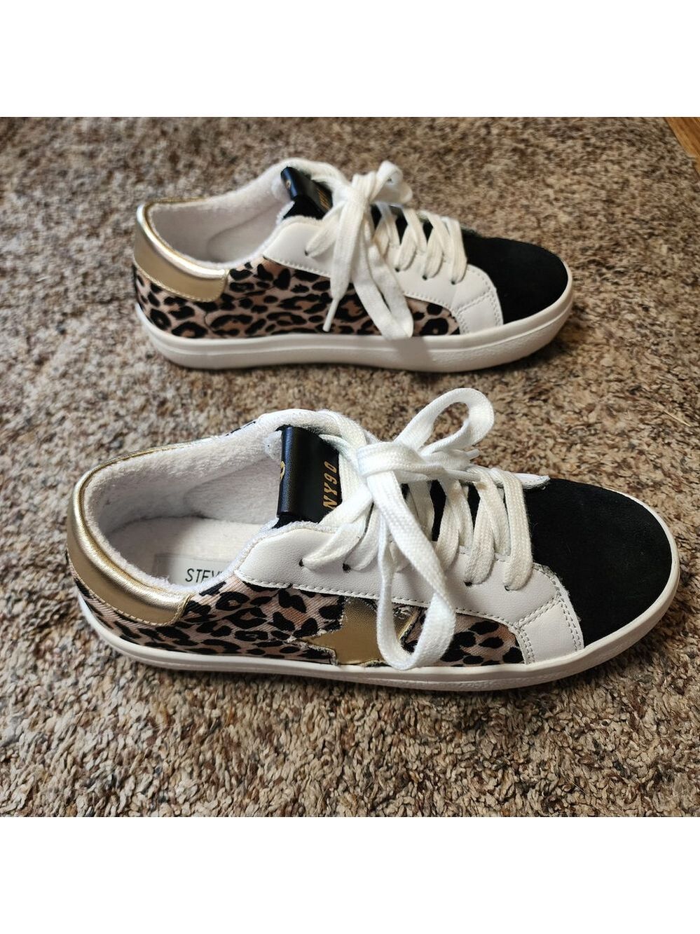 NWOT Steve Madden Starling Leopard Star Sneakers Genuine Leather Sz 6